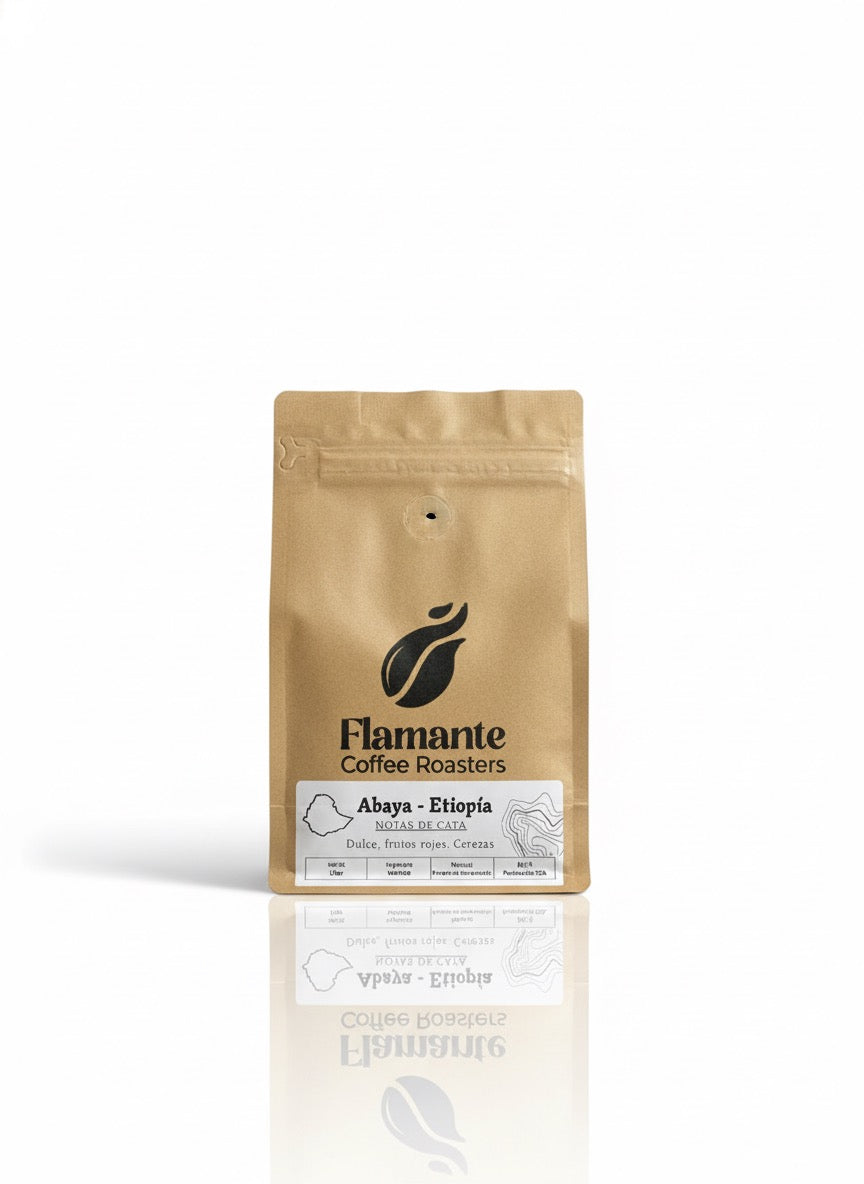 Paquete de café Etiopia Abaya tostado por Flamante Coffee Roasters con notas de caramelo, frutos rojos y cerezas.